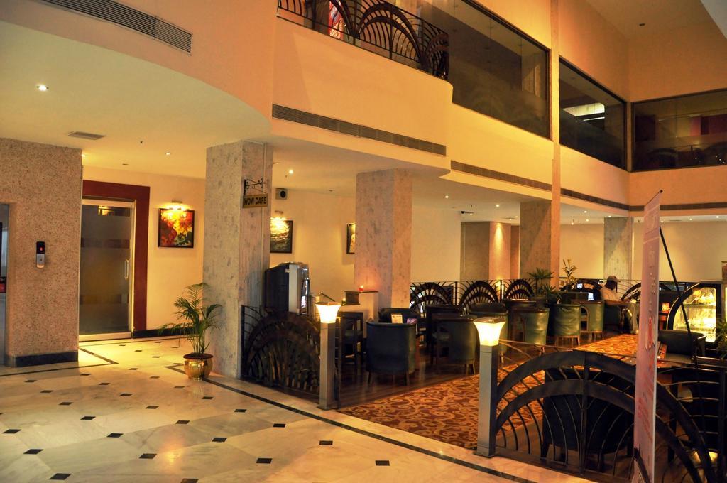 Indismart Hotel Calcutta Exterior foto
