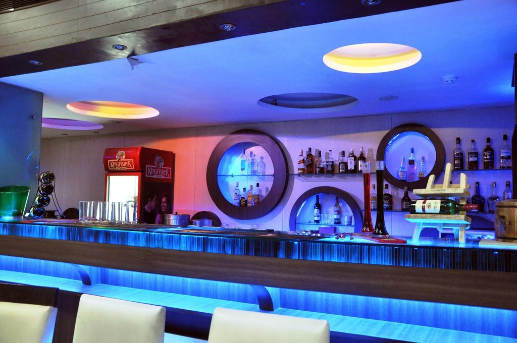 Indismart Hotel Calcutta Exterior foto