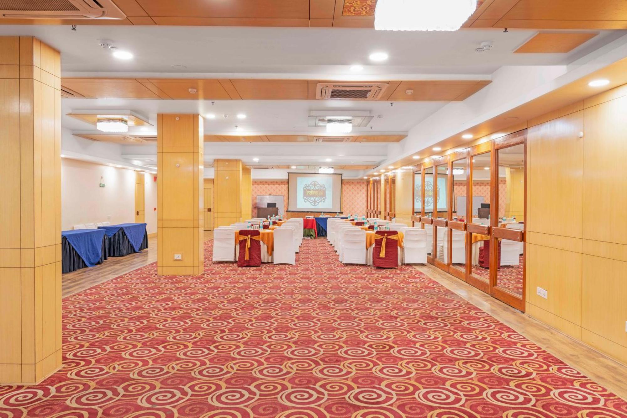 Indismart Hotel Calcutta Exterior foto