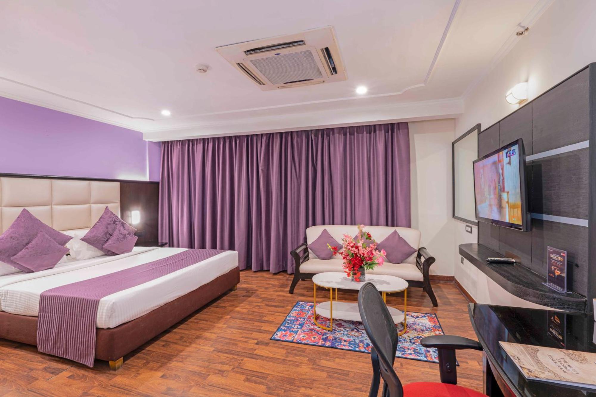 Indismart Hotel Calcutta Exterior foto