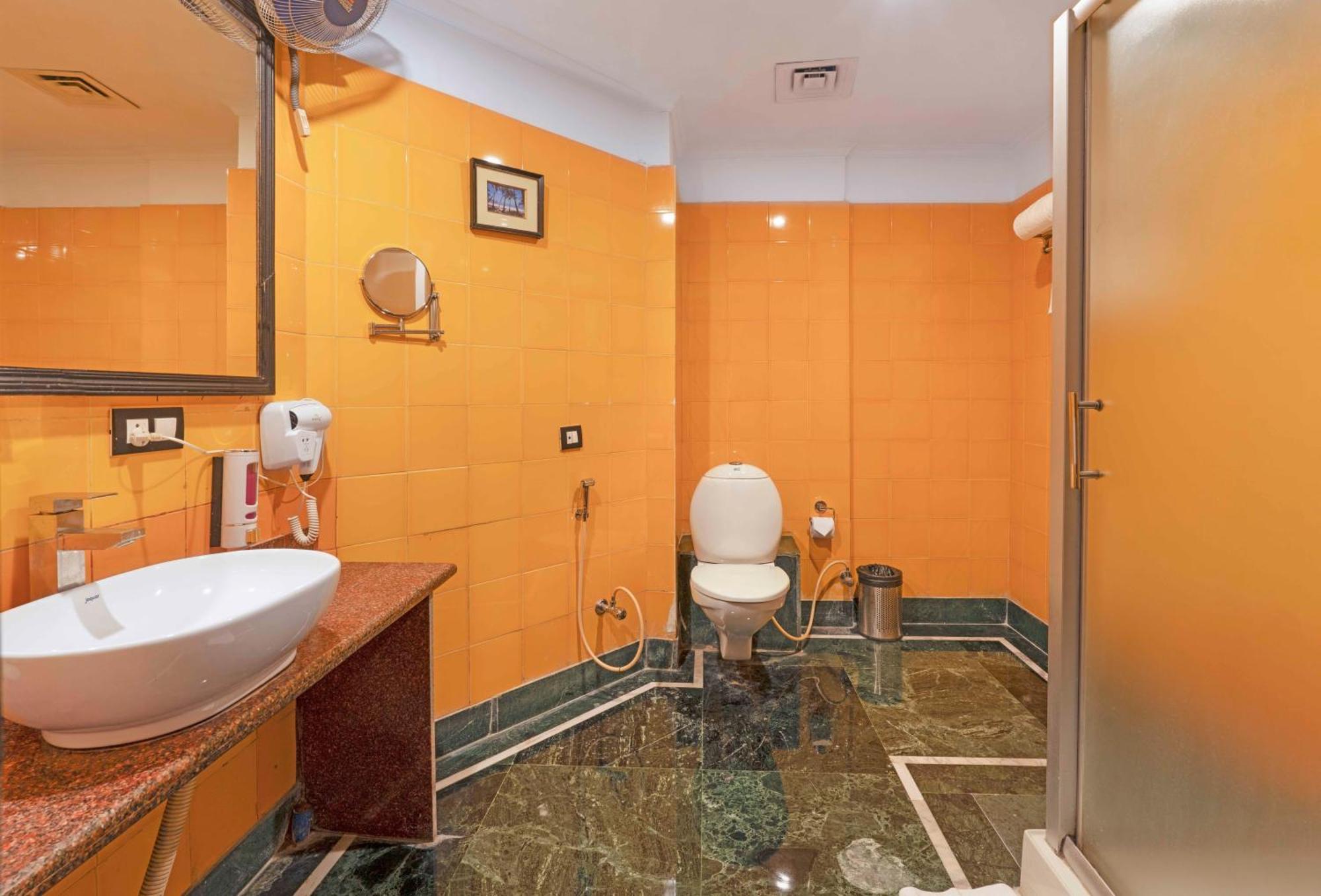 Indismart Hotel Calcutta Exterior foto