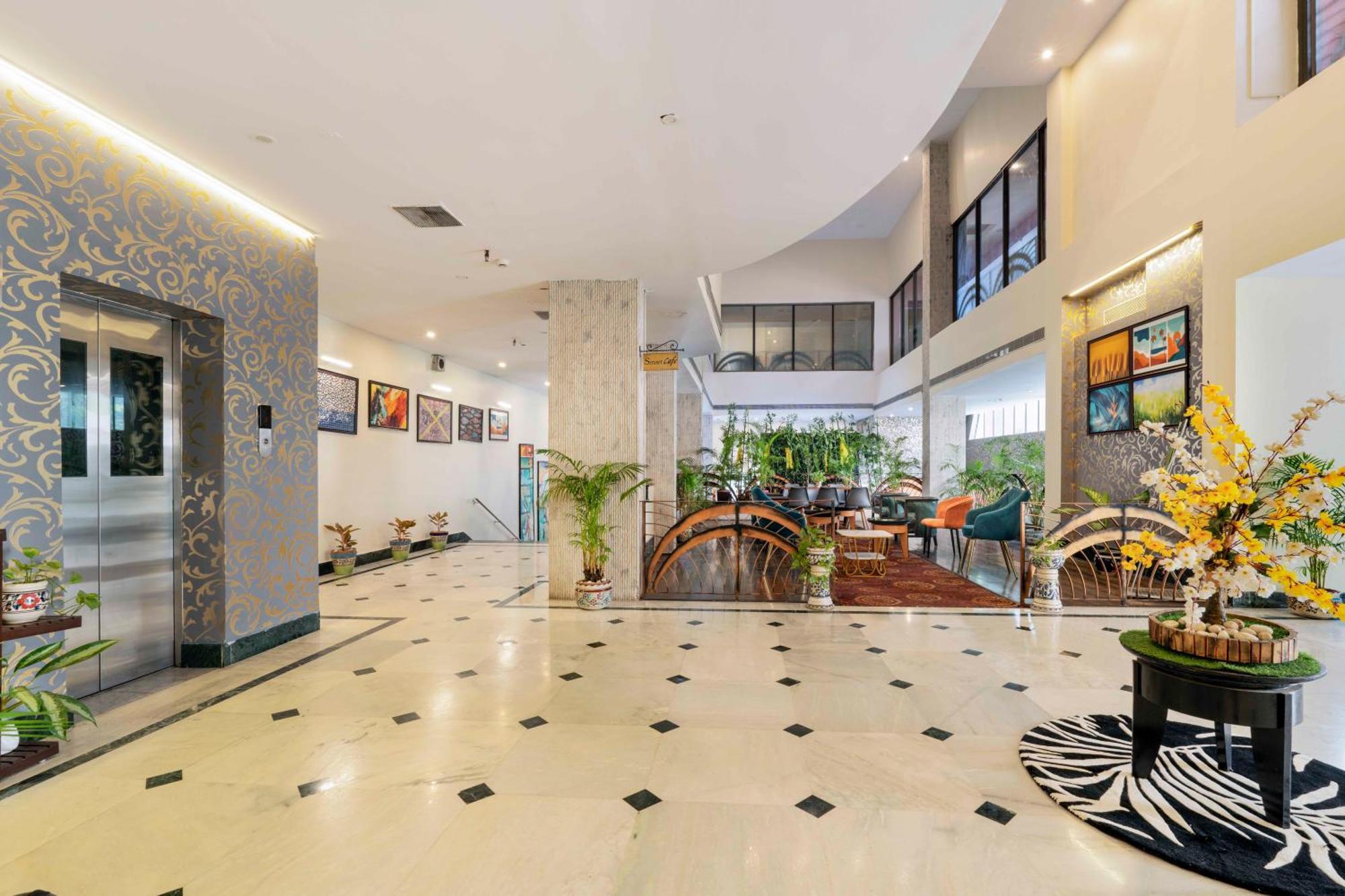 Indismart Hotel Calcutta Exterior foto