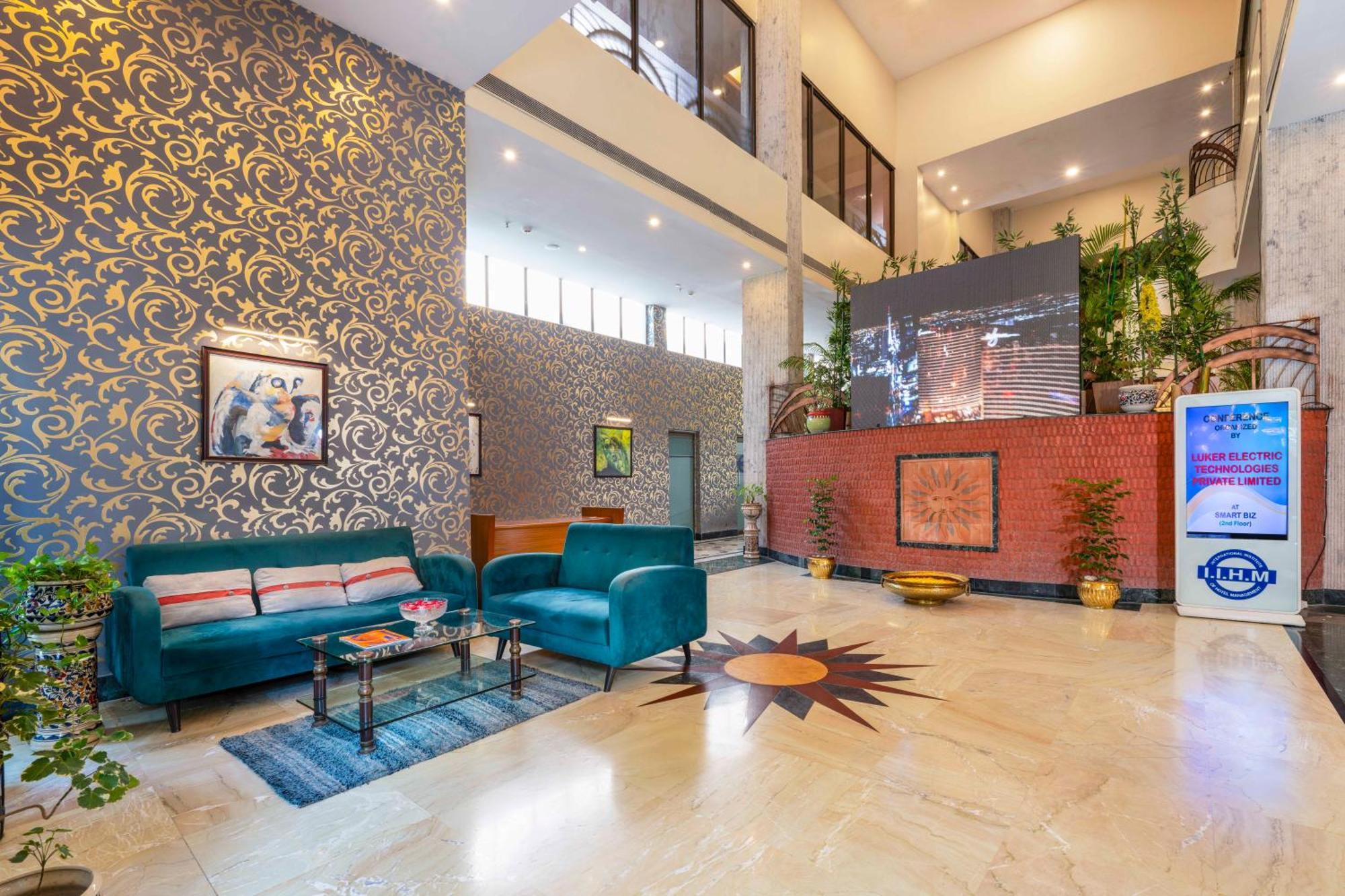Indismart Hotel Calcutta Exterior foto