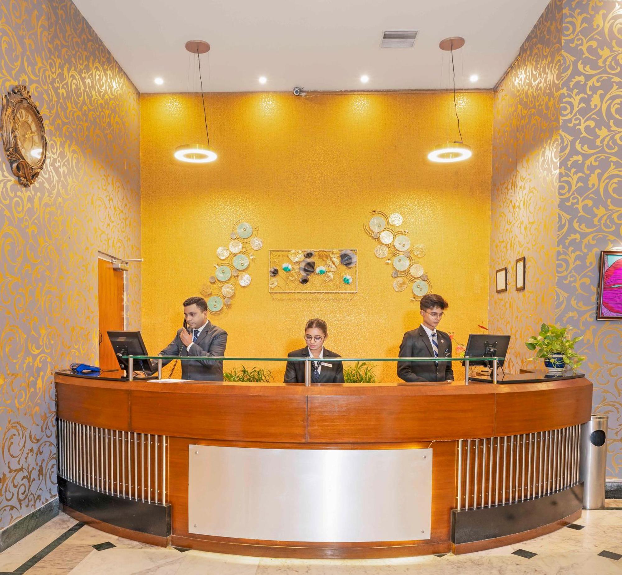 Indismart Hotel Calcutta Exterior foto