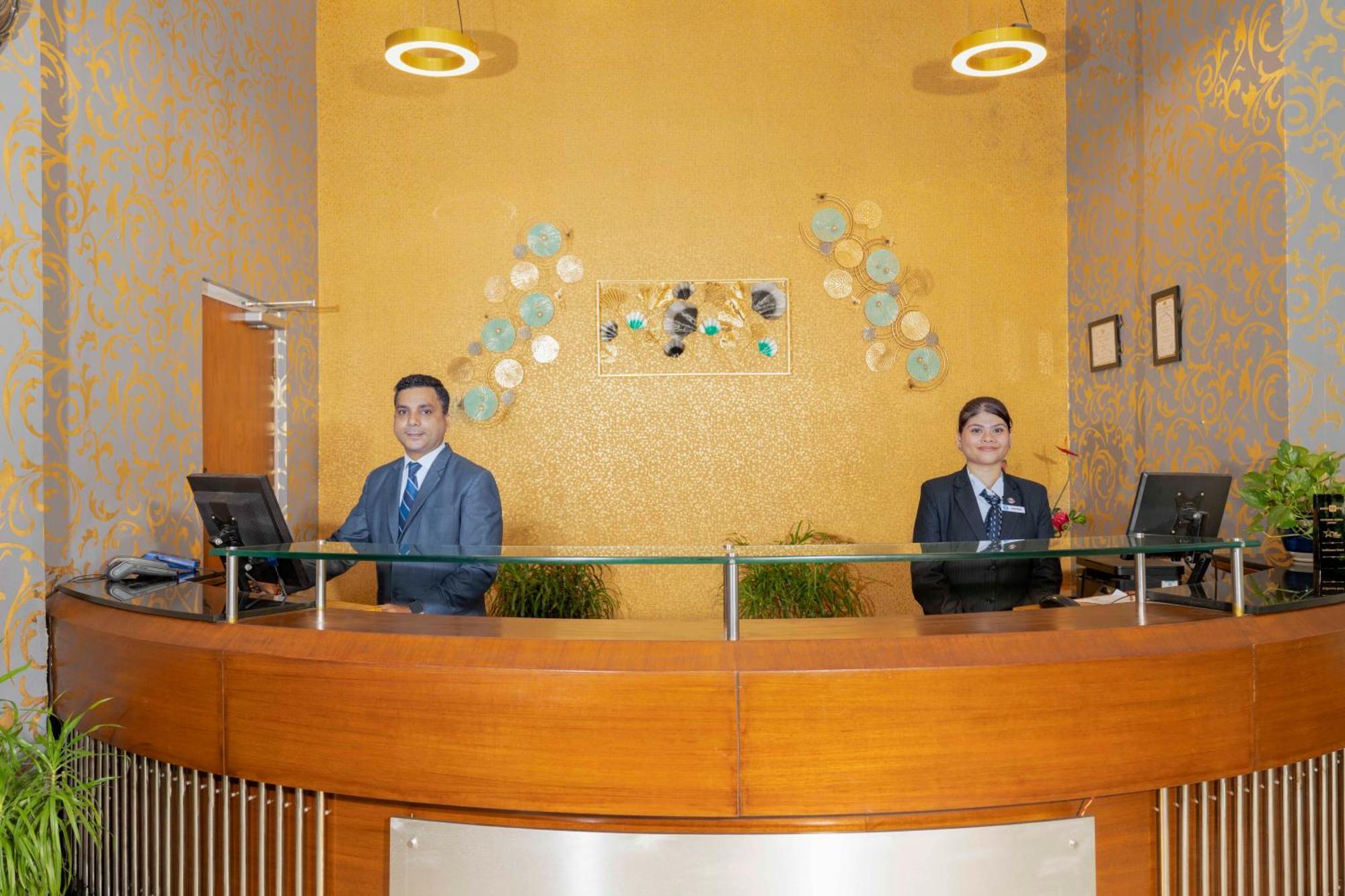 Indismart Hotel Calcutta Exterior foto