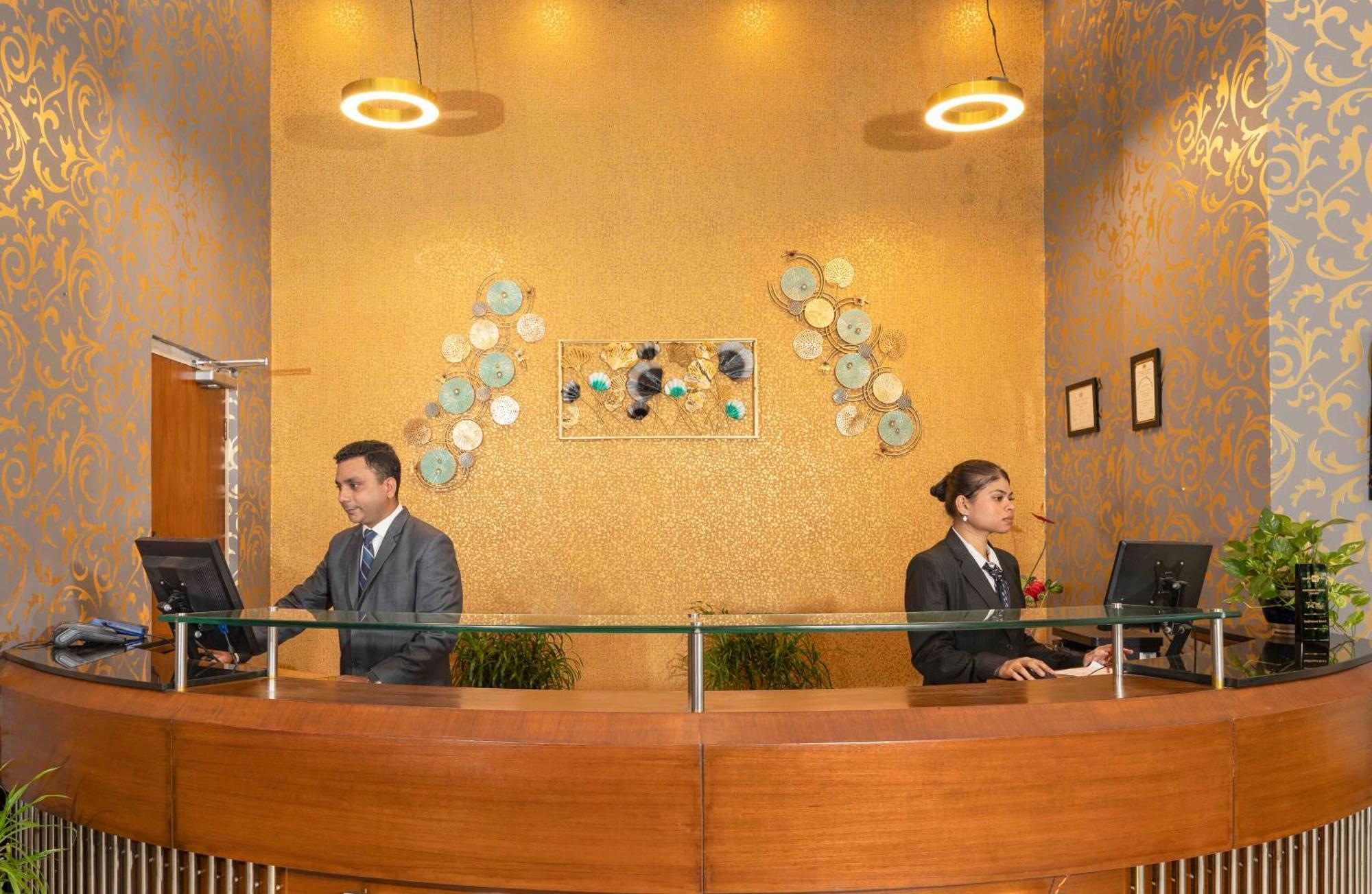 Indismart Hotel Calcutta Exterior foto