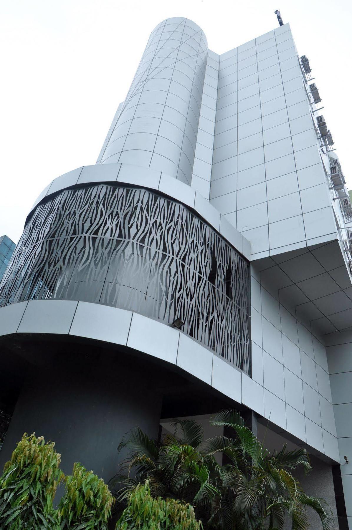 Indismart Hotel Calcutta Exterior foto